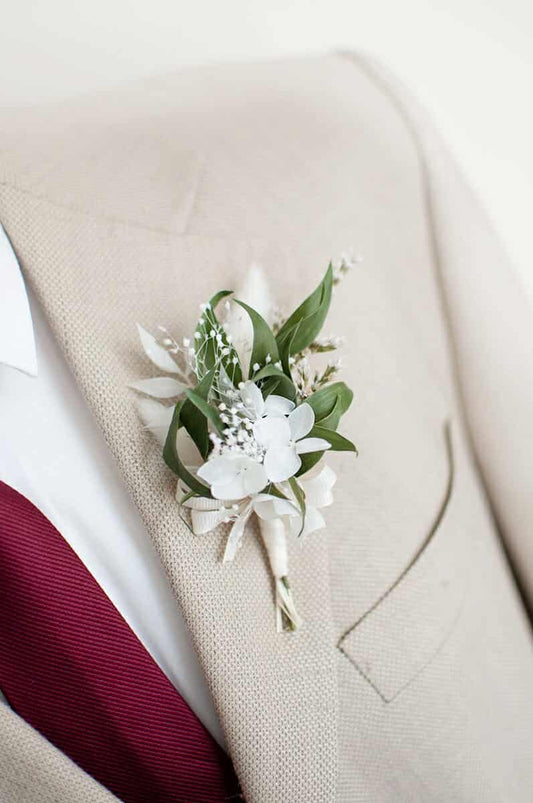 Boutonniere White & Green