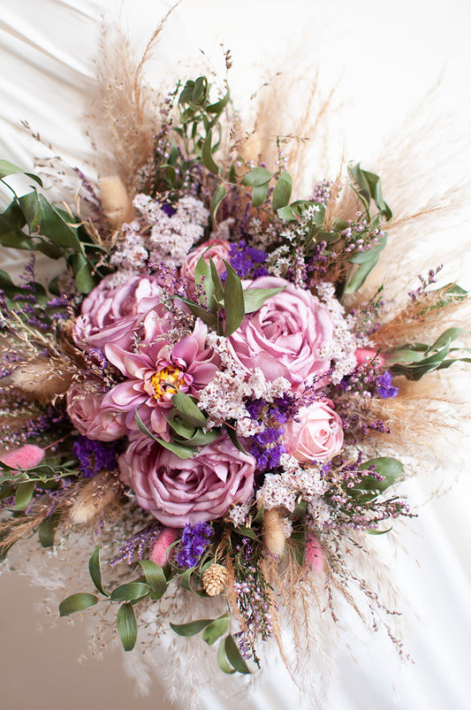 Bridal bouquet / Plums and purples